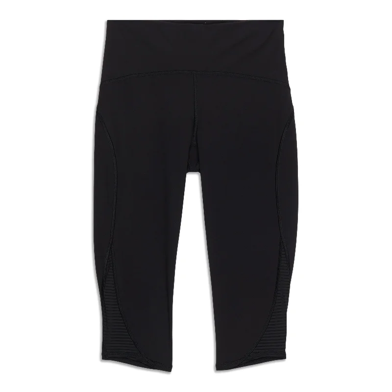 Women's Everyday Attire Lean In Crop - Resale
